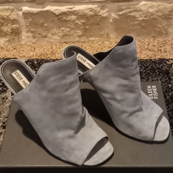 Shoes - Picture 2 of 4